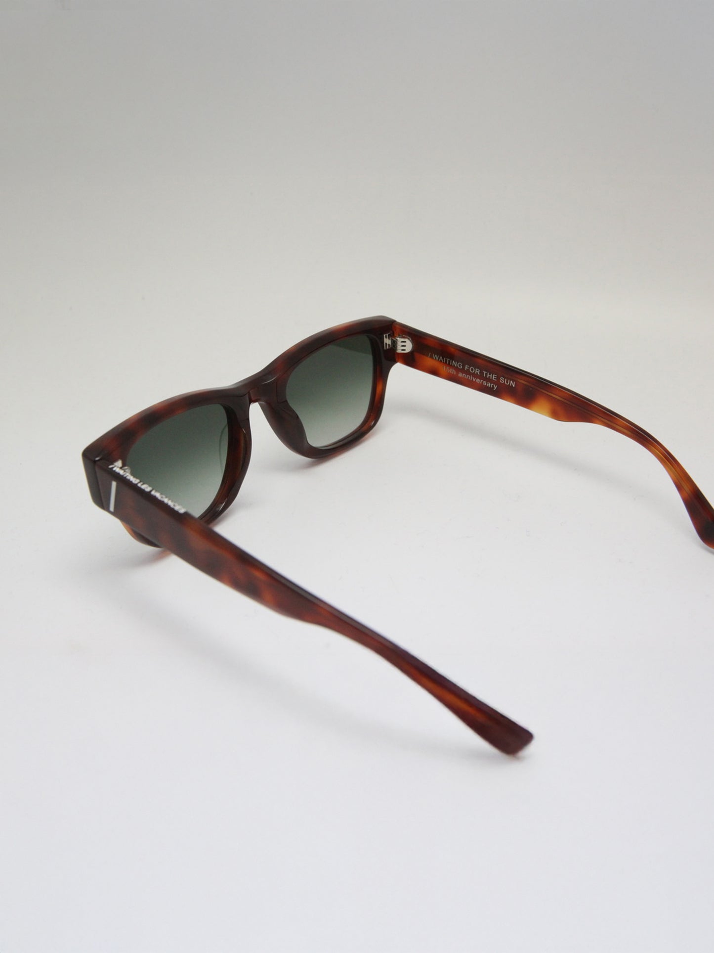 Lunettes de Soleil Waiting les Vacances